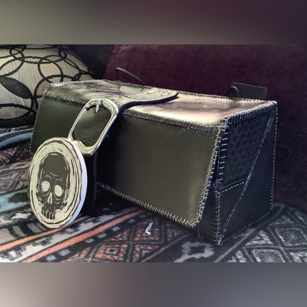 Motorcycle handle-bar/tool Bag 
(Handcrafted/Recycled Leather) - Picture 9 of 9